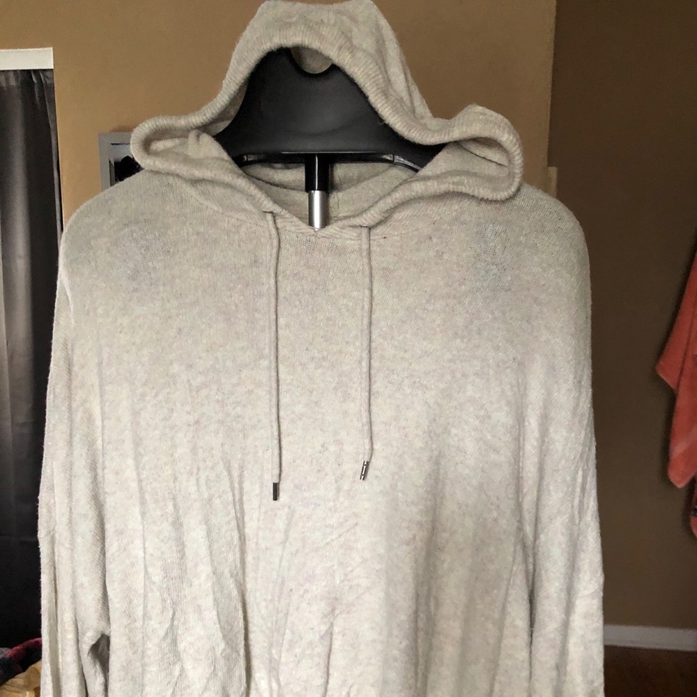 Soft and sexy cropped hoodie